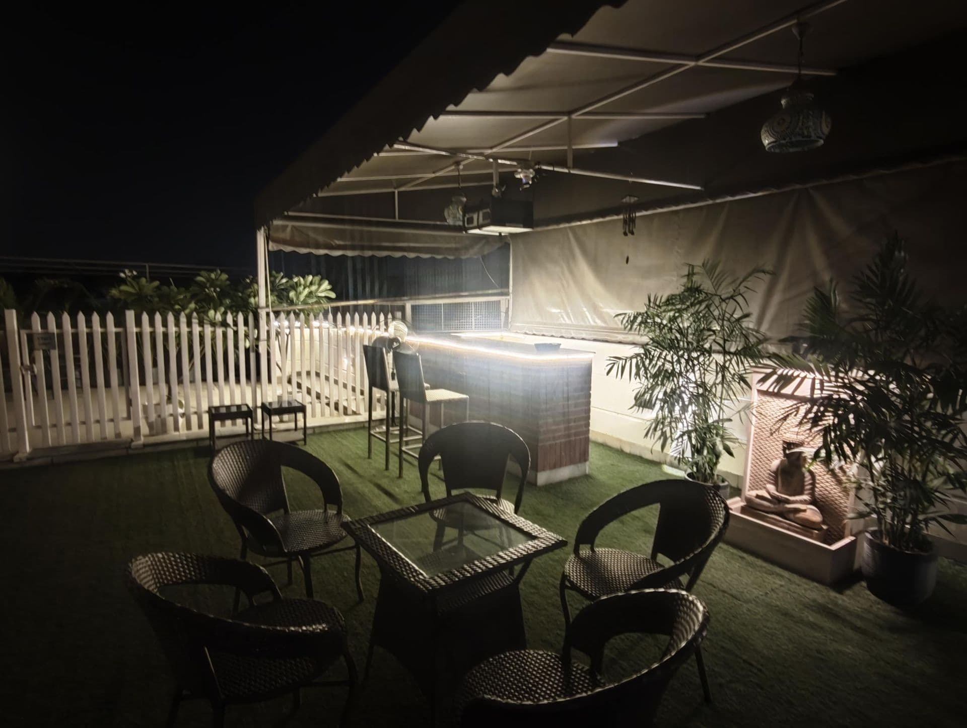 Open mics, poetry and storytelling nights at Terraza de Fiesta GK2: The brick bar with high stools